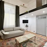 Standard Apartment By Hi5- Kazinczy 2 Bedroom